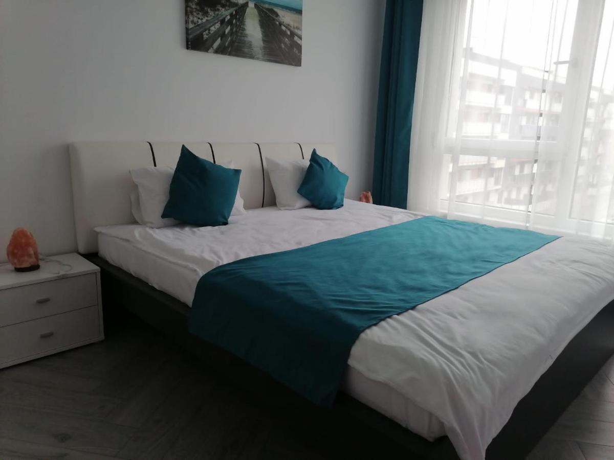 Aqua West Apartment Free Parking- Self Check-In Oradea Exterior photo